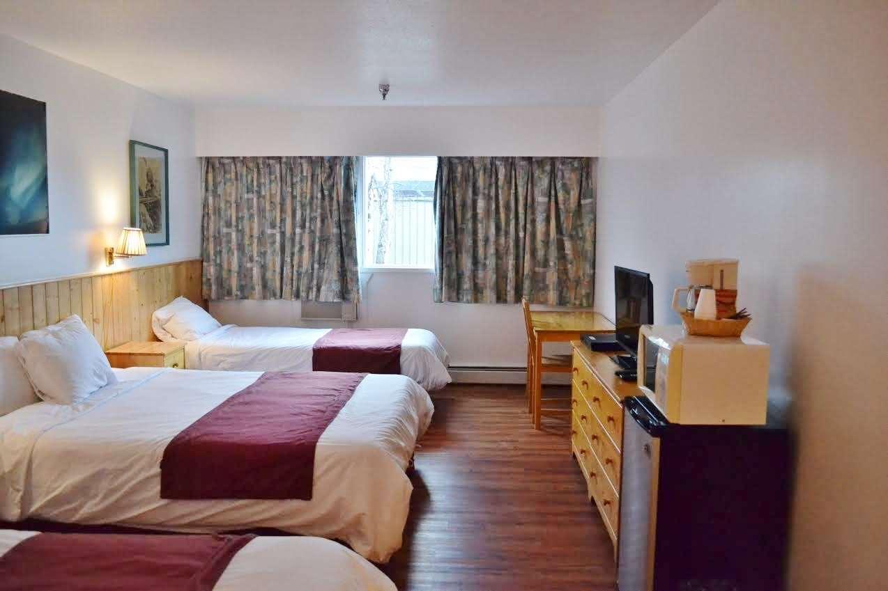 Canadas Best Value Inn- Riverview Hotel Moraitika Exterior foto