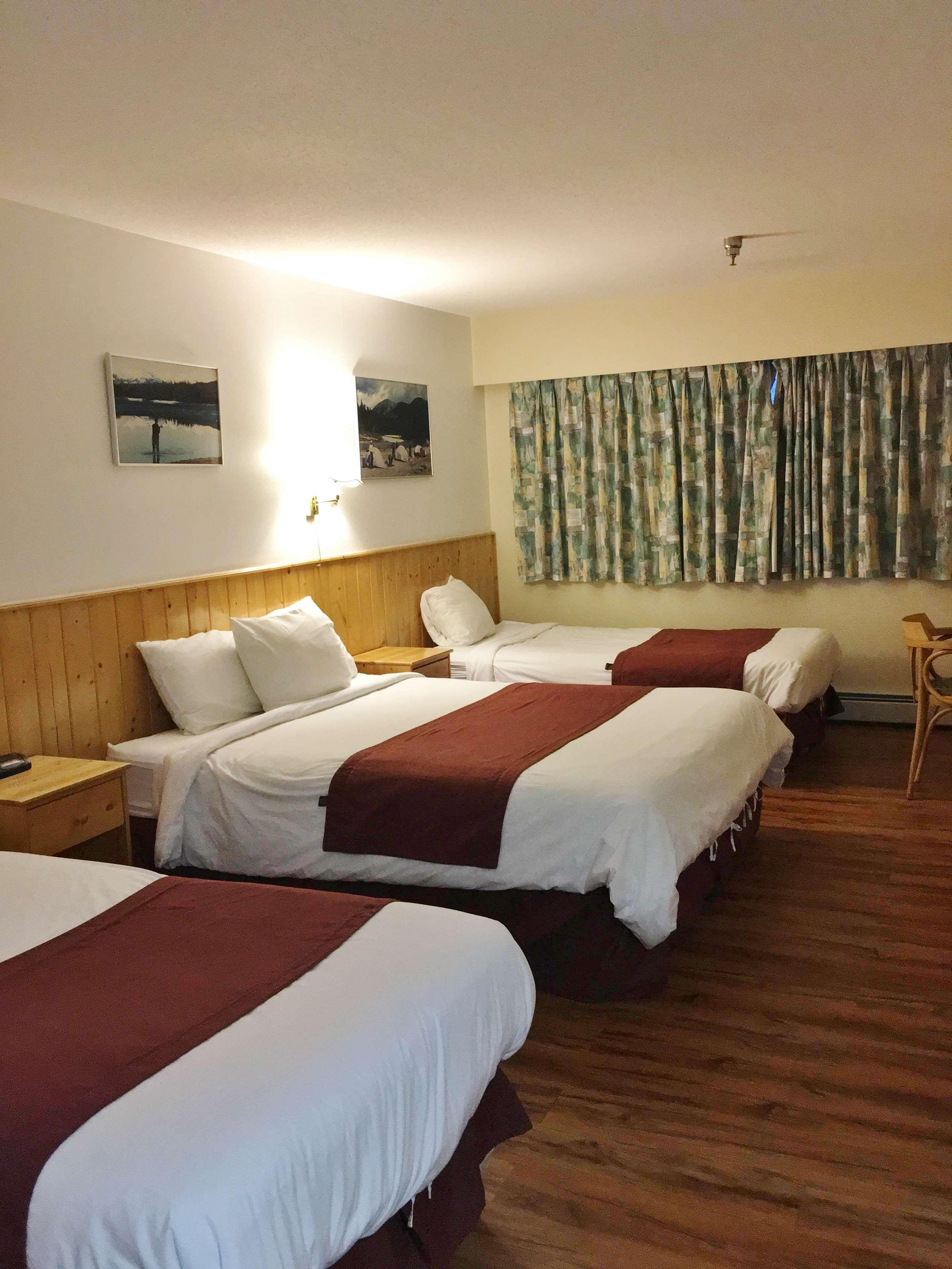 Canadas Best Value Inn- Riverview Hotel Moraitika Exterior foto