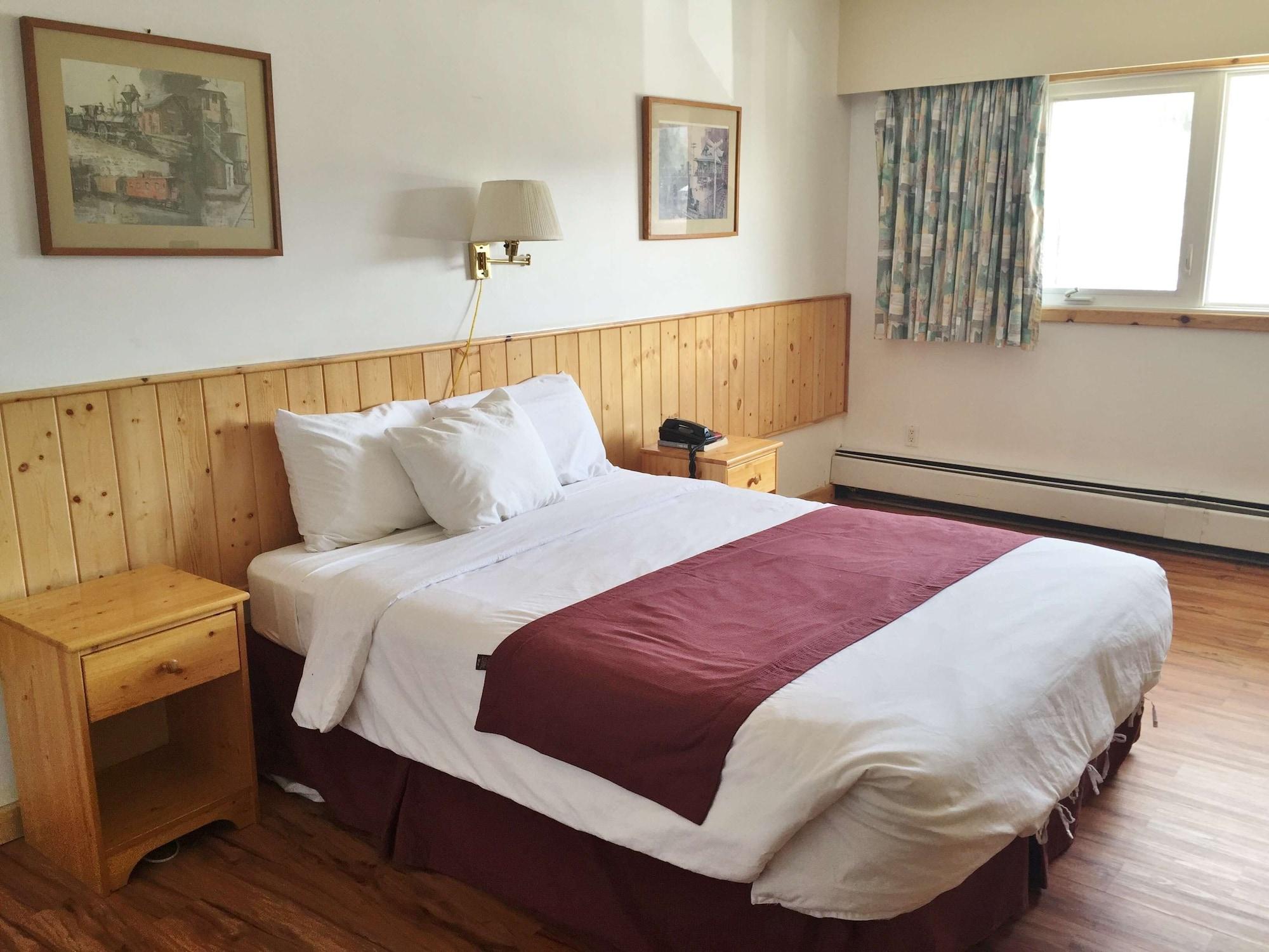 Canadas Best Value Inn- Riverview Hotel Moraitika Exterior foto