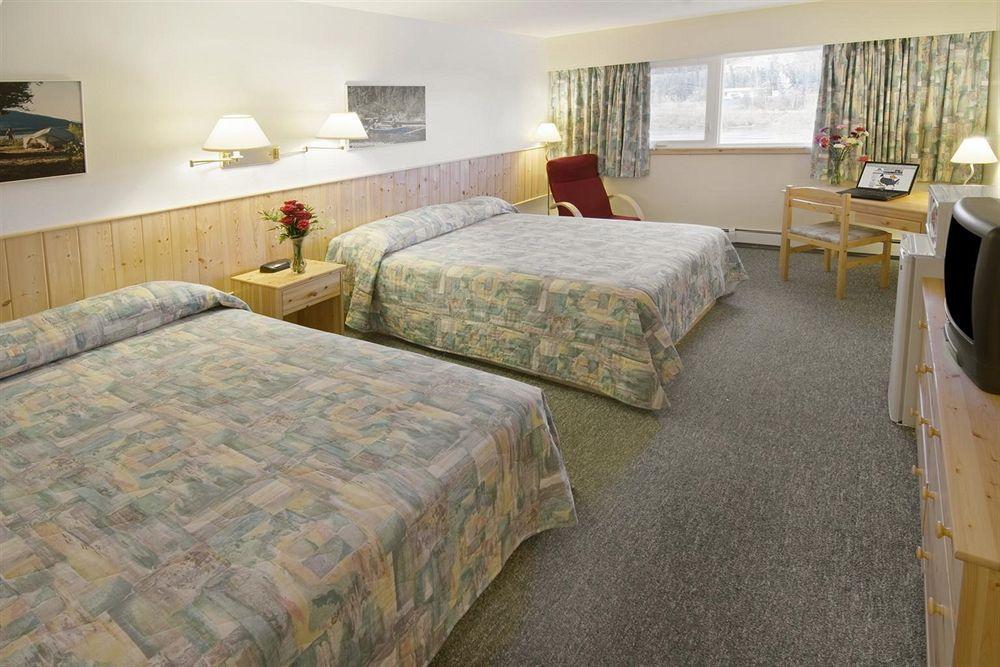 Canadas Best Value Inn- Riverview Hotel Moraitika Exterior foto