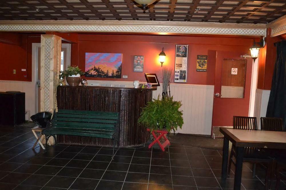 Canadas Best Value Inn- Riverview Hotel Moraitika Exterior foto