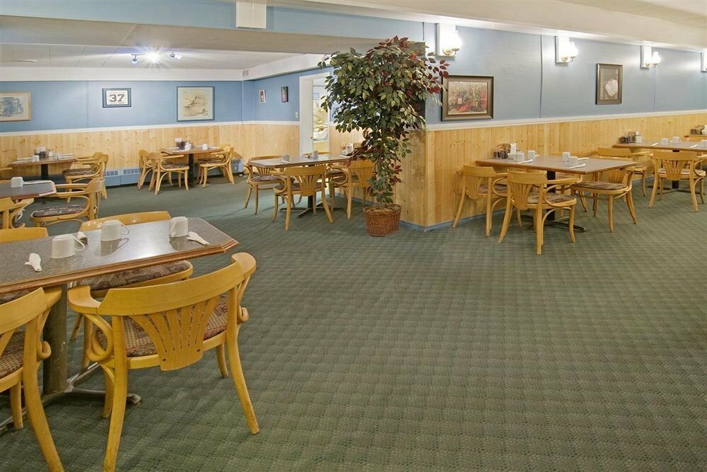 Canadas Best Value Inn- Riverview Hotel Moraitika Exterior foto